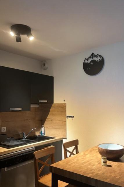 Appartement Tt Confort Au Coeur Des Montagnes Vue Sur Les Montagnes II Wifi Лю-Сен-Совер Екстер'єр фото